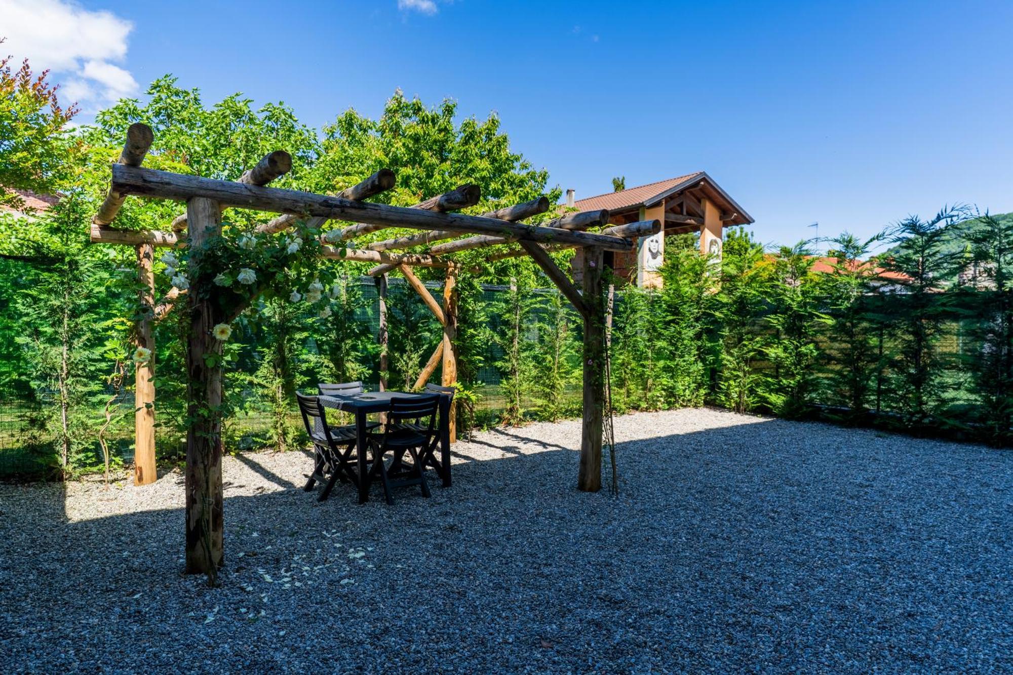 Le Casette Di Orta Apartments Орта-Сан-Джулио Экстерьер фото
